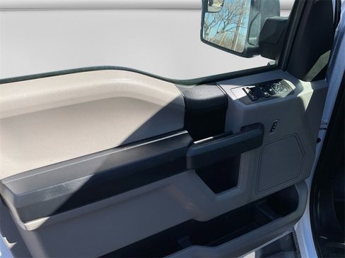 Used 2017 Ford F150 XL w/ Equipment Group 101A Mid image 14