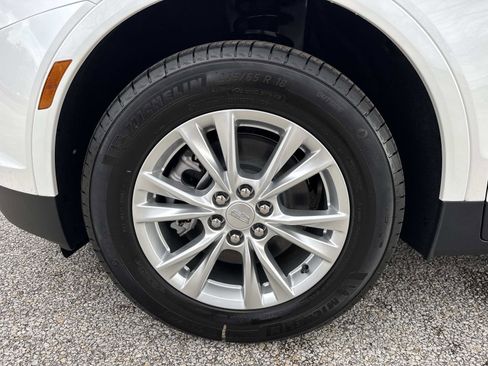 New 2026 Cadillac XT5 Luxury image 10