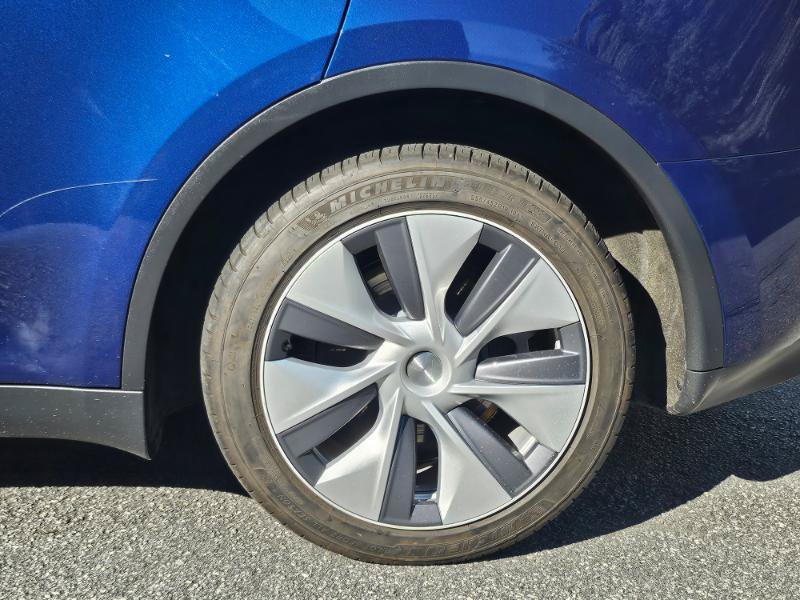 Used 2023 Tesla Model Y Long Range AWD/4WD image 19