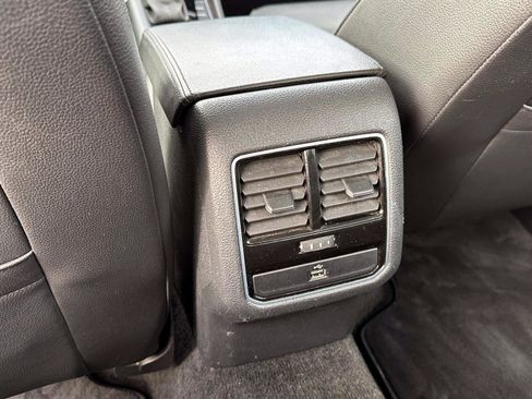 Used 2017 Volkswagen Passat 1.8T SE image 12