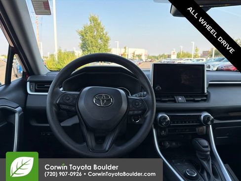 Used 2025 Toyota RAV4 XLE AWD/4WD image 22