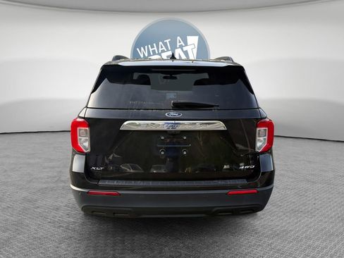 Used 2023 Ford Explorer XLT AWD/4WD image 5