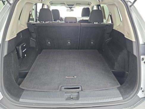 Used 2022 Nissan Rogue SV FWD image 12