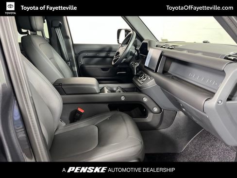 Used 2025 Land Rover Defender 130 X-Dynamic SE AWD/4WD image 7