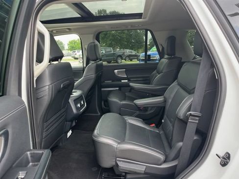 Used 2025 Ford Expedition Platinum AWD/4WD image 35