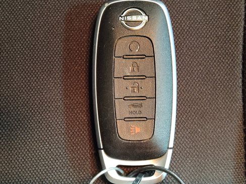 Used 2025 Nissan Versa SR w/ Trunk Package FWD image 32