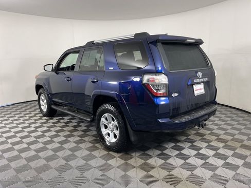 Used 2020 Toyota 4Runner SR5 Premium w/ Moonroof Package AWD/4WD image 12