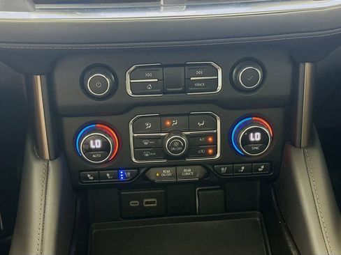 Used 2024 Chevrolet Tahoe High Country w/ Premium Package image 17