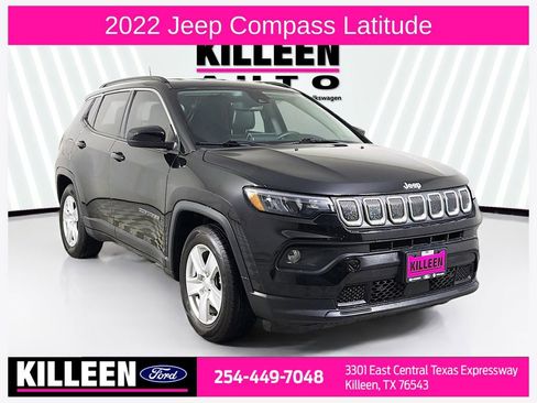 Used 2022 Jeep Compass Latitude image 1
