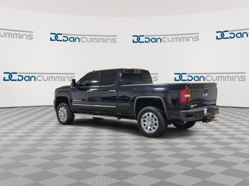 Used 2019 GMC Sierra 2500 Denali w/ Duramax Plus Package AWD/4WD image 6