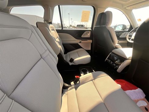 New 2026 Lincoln Aviator Reserve image 15