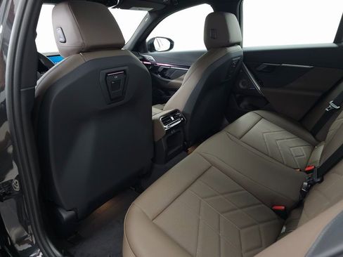 New 2026 BMW 550e xDrive image 33