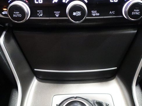 Used 2018 Honda Accord Sport image 41