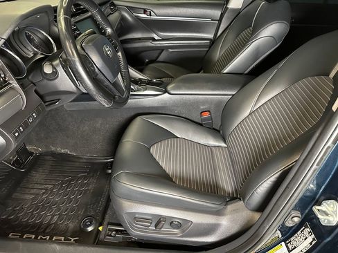 Used 2019 Toyota Camry SE FWD image 20