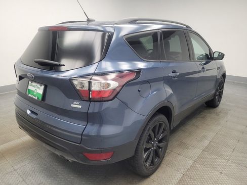 Used 2018 Ford Escape SE w/ SE Sport Appearance Package FWD image 9