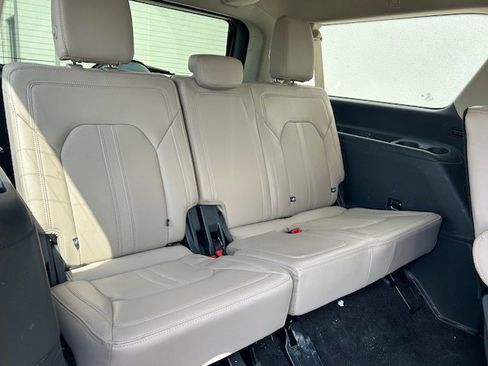 Used 2023 Ford Expedition Max Limited image 21