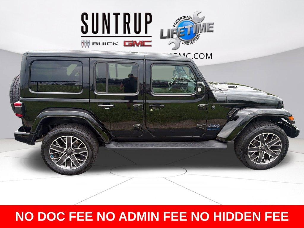 Used 2023 Jeep Wrangler Unlimited Sahara AWD/4WD image 8