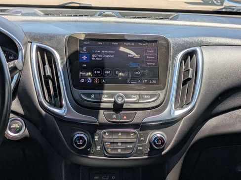 Used 2022 Chevrolet Equinox LT FWD image 16