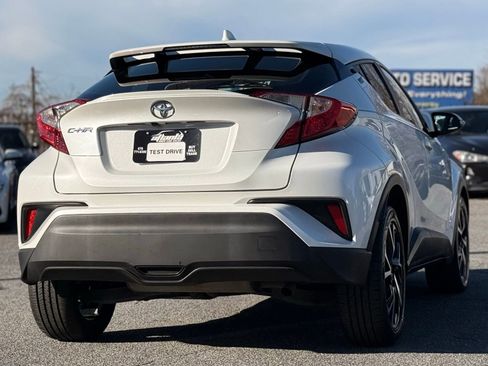 Used 2019 Toyota C-HR XLE image 5