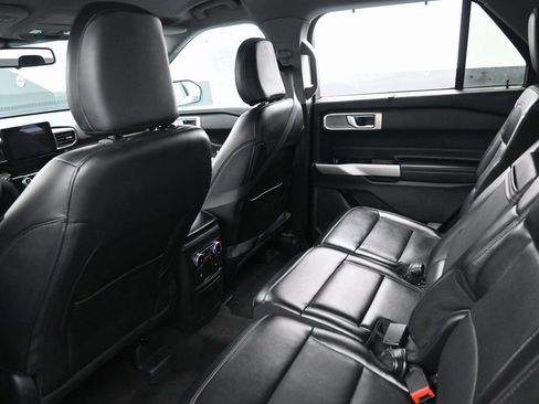 Used 2023 Ford Explorer Limited AWD/4WD image 32