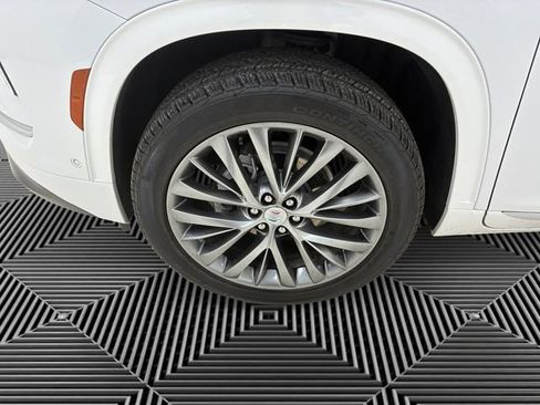 Certified 2025 Buick Enclave Avenir w/ Super Cruise Package image 9