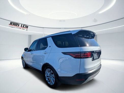 Used 2025 Land Rover Discovery S image 4