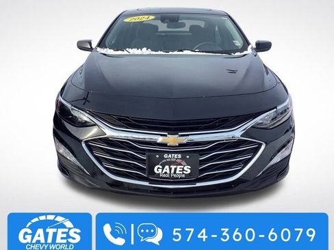 Used 2024 Chevrolet Malibu LT image 2