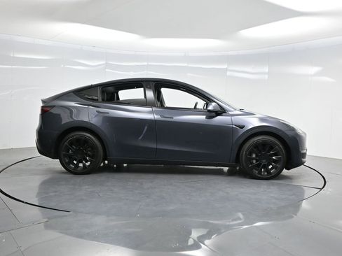 Used 2021 Tesla Model Y Long Range AWD/4WD image 28