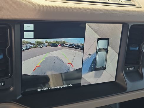 Used 2023 Ford Bronco Wildtrak image 22