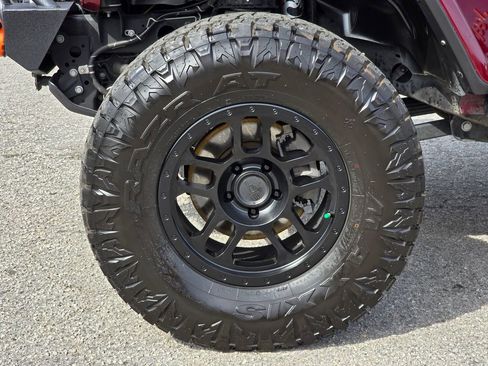 Used 2021 Jeep Gladiator Mojave image 23