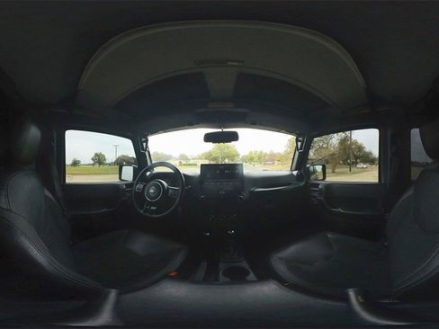 Used 2016 Jeep Wrangler Unlimited Sahara image 35