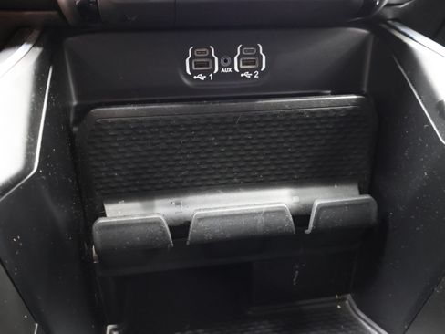 Used 2024 RAM 2500 Big Horn w/ Night Edition AWD/4WD image 40