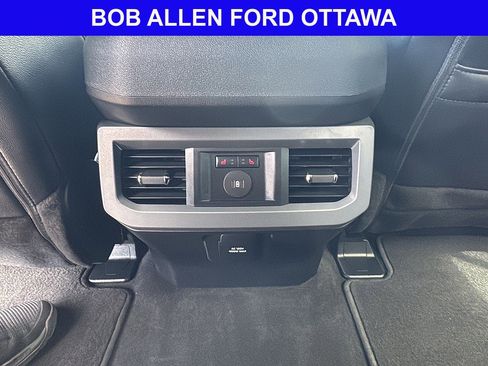 Used 2025 Ford F350 Lariat w/ Lariat Ultimate Package AWD/4WD image 18