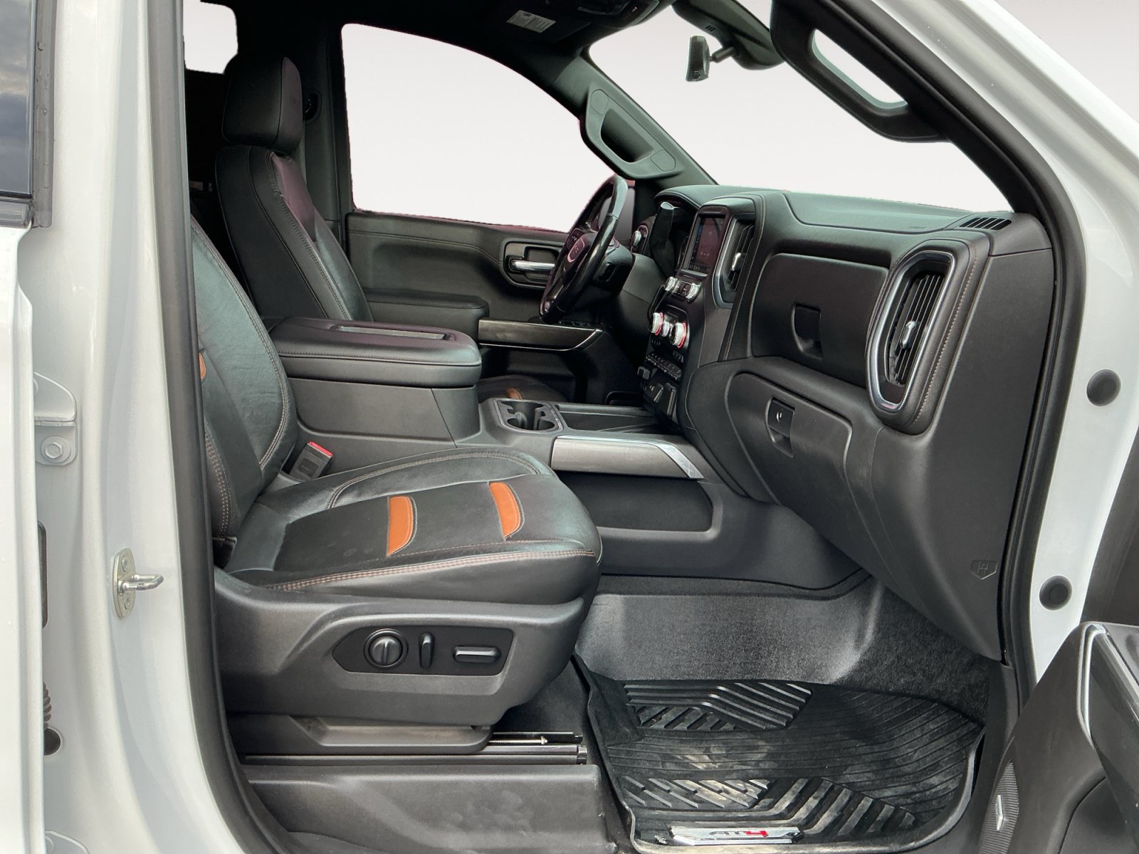 Used 2020 GMC Sierra 1500 AT4 w/ AT4 Premium Package AWD/4WD image 15