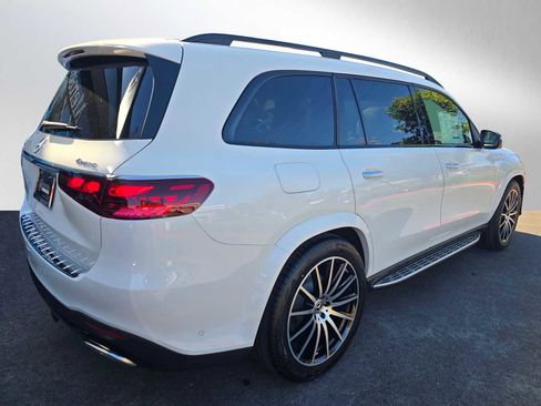 New 2026 Mercedes-Benz GLS 580 4MATIC image 3