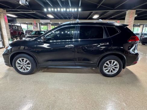 Used 2017 Nissan Rogue SV w/ SV Premium Package AWD/4WD image 4