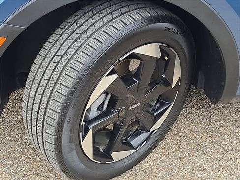 Used 2025 Kia Sorento EX image 31