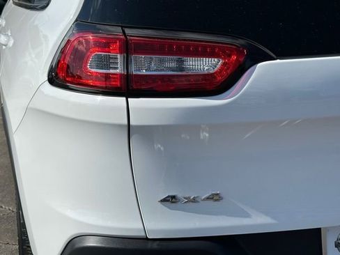 Used 2015 Jeep Cherokee Limited image 14