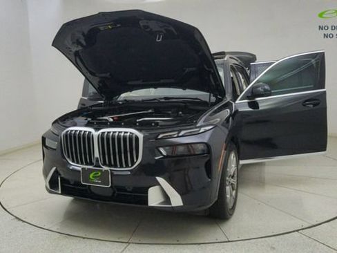 Used 2025 BMW X7 xDrive40i w/ Premium Package AWD/4WD image 82