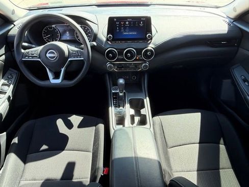 Used 2025 Nissan Sentra SV image 9
