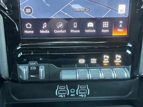 Used 2025 RAM 3500 Big Horn AWD/4WD image 23