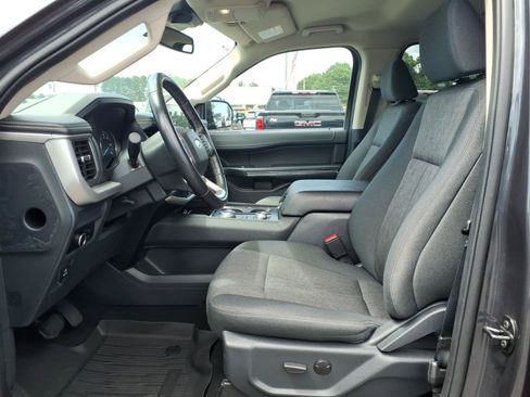 Used 2024 Ford Expedition XLT AWD/4WD image 19