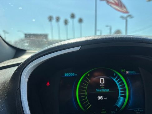 Used 2017 Chevrolet Volt LT FWD image 15