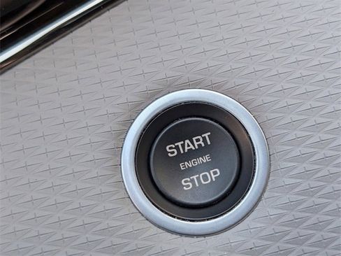 Used 2022 Land Rover Range Rover Evoque R-Dynamic S image 24