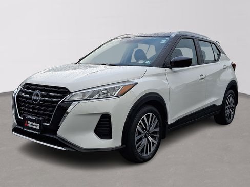 Used 2024 Nissan Kicks SV FWD image 3