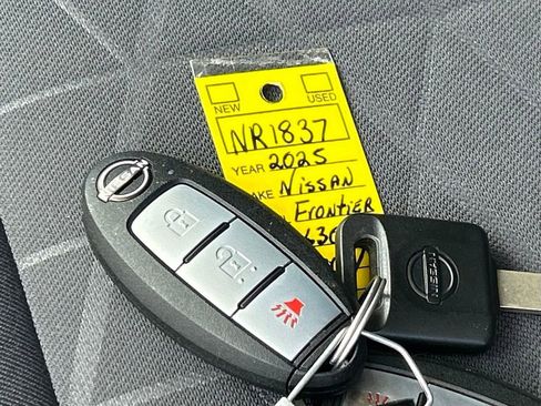 Certified 2025 Nissan Frontier SV RWD image 52