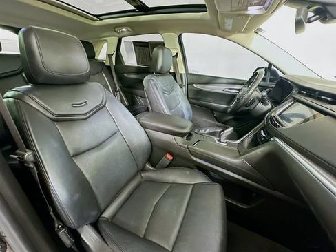 Used 2018 Cadillac XT5 Luxury w/ LPO, Black Ice Package AWD/4WD image 36