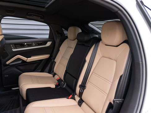 Certified 2026 Porsche Cayenne Coupe AWD/4WD image 27