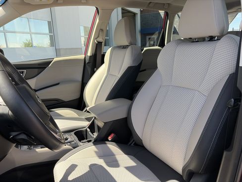 Used 2023 Subaru Forester Premium AWD/4WD image 20