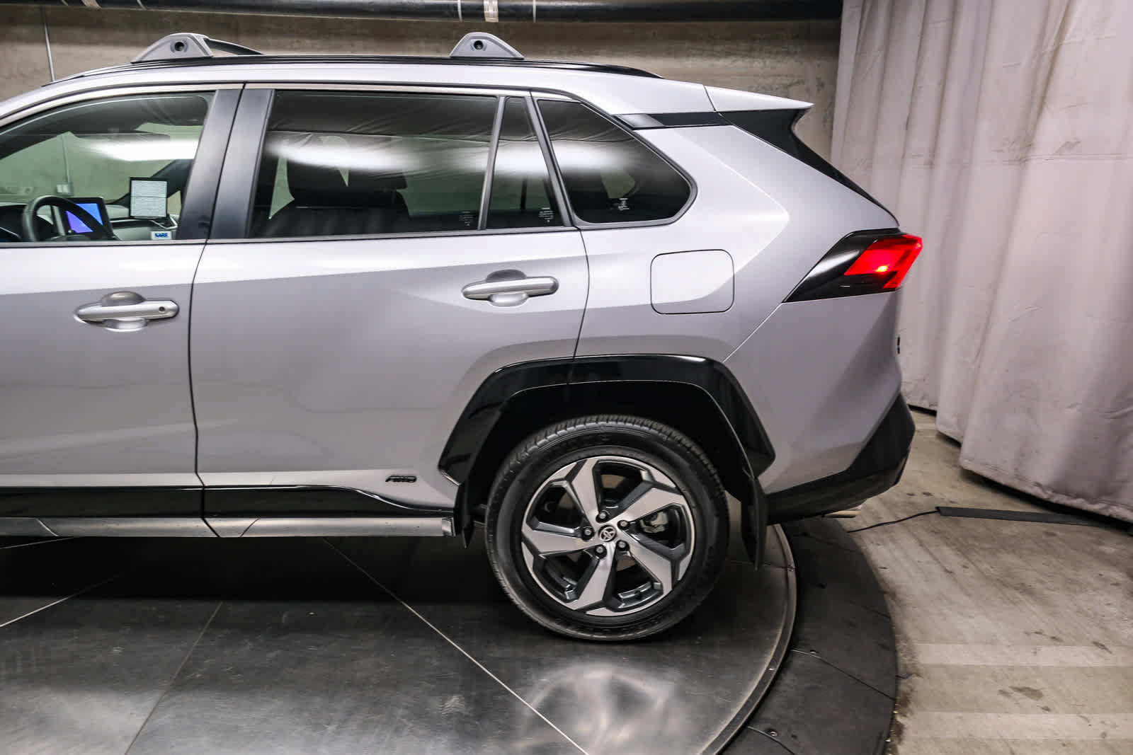Used 2024 Toyota RAV4 SE w/ Weather & Moonroof Package AWD/4WD image 8
